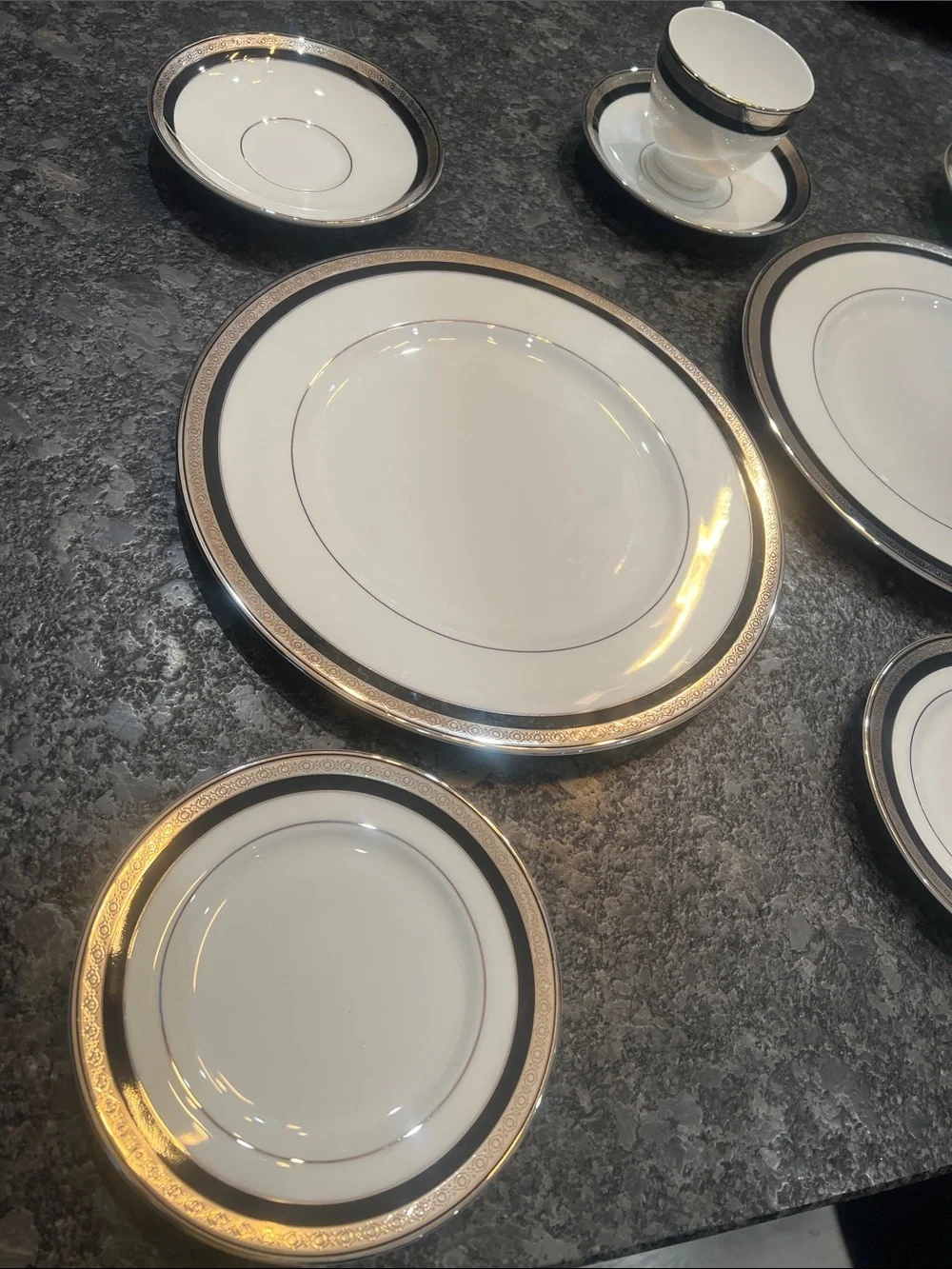 Waterford Colleen 15 Piece Porcelain Set of Fine China Made in England